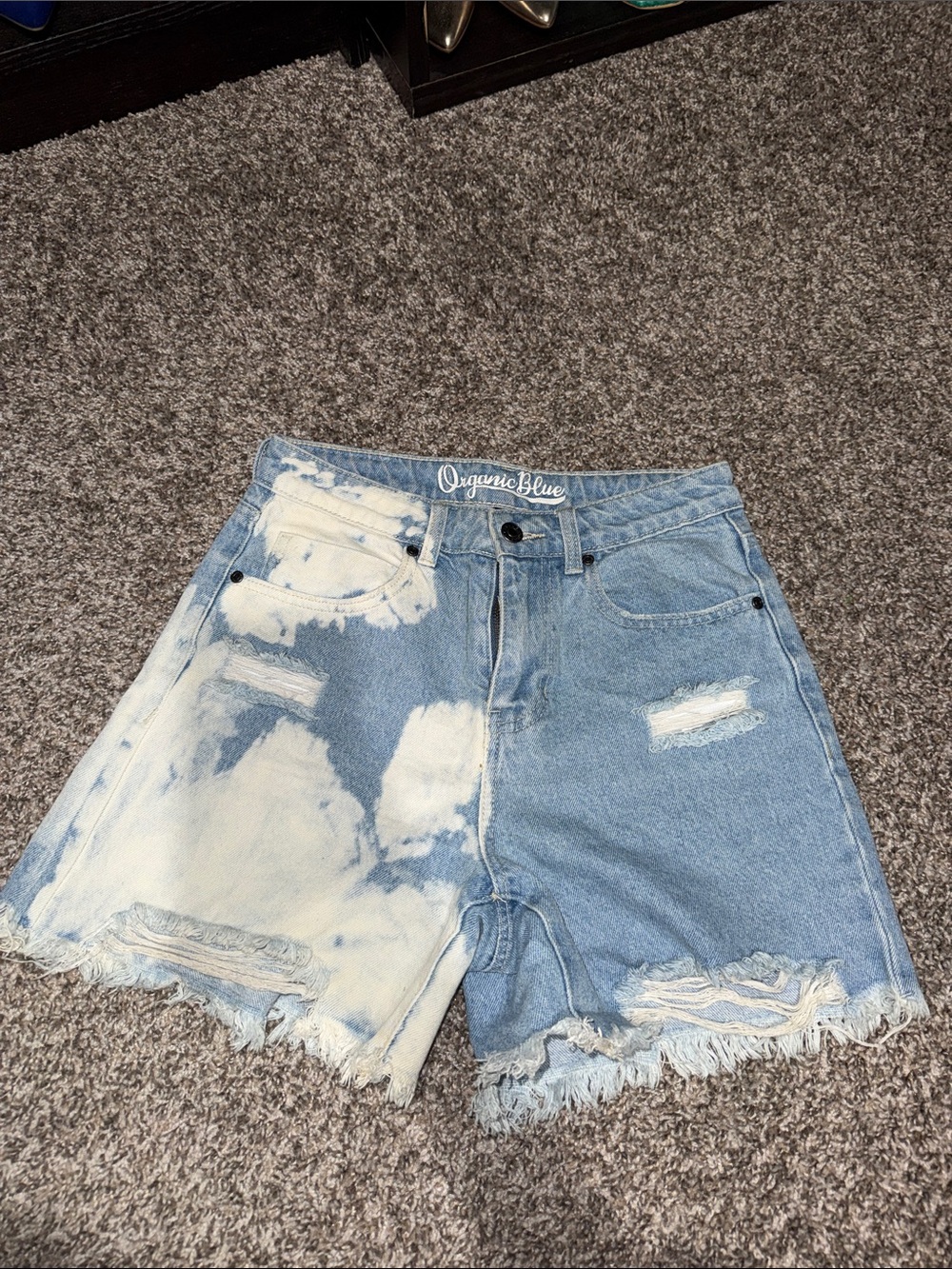 Two-Tone Distressed Denim Shorts - Light Blue